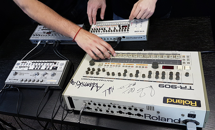 Roland RT-1000 Retro Machines