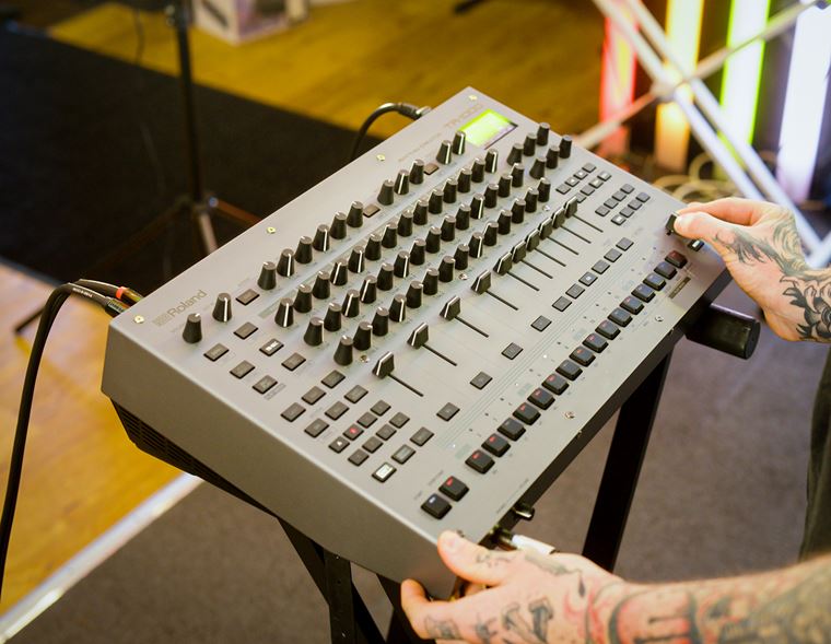 Roland TR-1000: A Rhythm Revolution