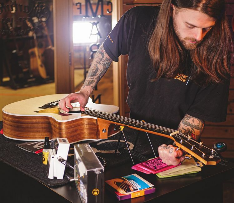 Acoustic Guitar String Buying Guide