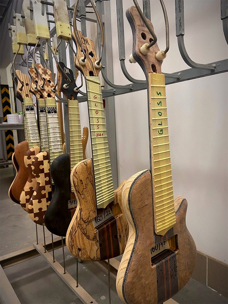 guitar factory tour uk