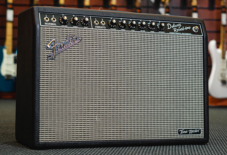 Solid state store guitar amp