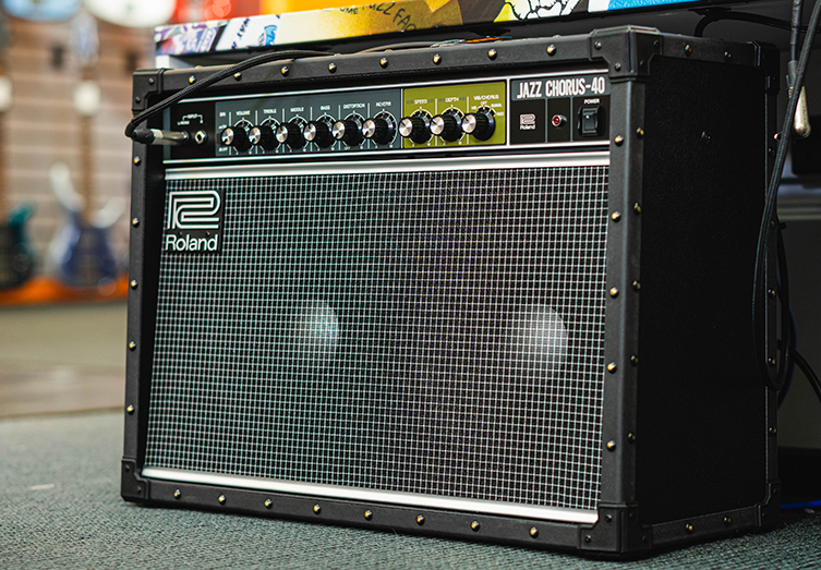 Solid state amps that deals sound like tubes