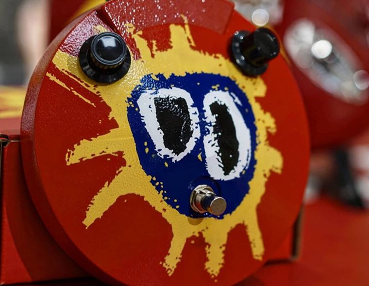 Win a Screamadelica Strat, Fuzzface AND Tickets to see Primal Scream Live!