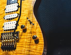 8 BEST Guitars Made in JAPAN